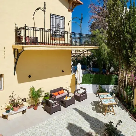 Villa Rosita Suites En Playa De La Malagueta Con Terraza Malaga Exterior photo