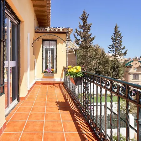 Villa Rosita Suites En Playa De La Malagueta Con Terraza Malaga Exterior photo
