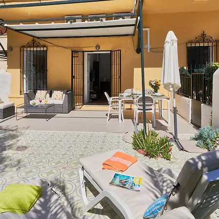 Villa Rosita Suites En Playa De La Malagueta Con Terraza Malaga Exterior photo